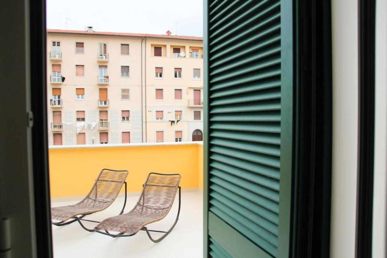 Waterfront Balcony I Grani 1 Resort Style Suite Livorno Exterior photo